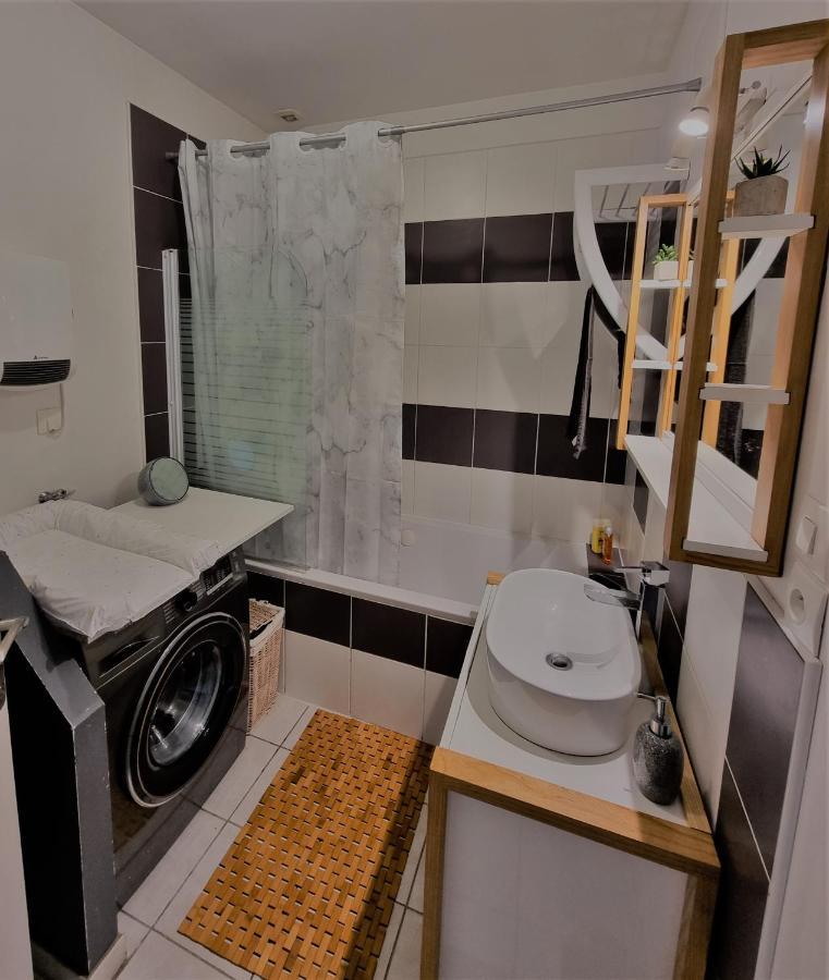 Oasis Citadine Terrasse Intime Jardin Privatif En Plein Centre Ville 70M2 Cambrai Zewnętrze zdjęcie